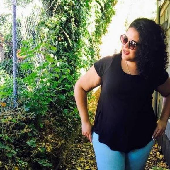 Meet your Posher, Dania - Picture 1 of 1